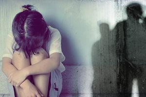 Προφυλακίστηκε ο πατέρας για τη σεξουαλική κακοποίηση της κόρης του