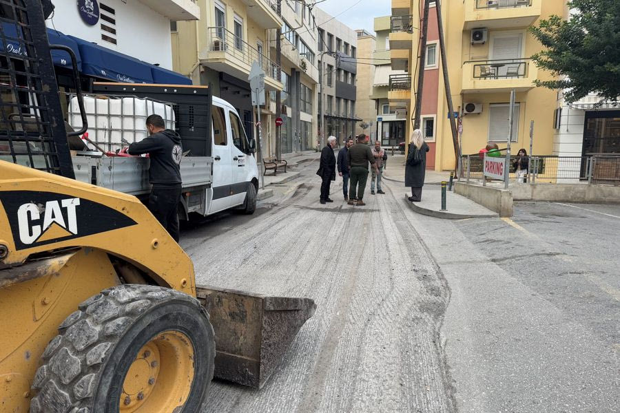 Η “μάχη της λακκούβας” και τα… “ήξεις-αφίξεις”