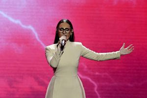 Ποια είναι η Κλαυδία που θα μας εκπροσωπήσει στη Eurovision – Τι σημαίνει “Αστερομάτα”