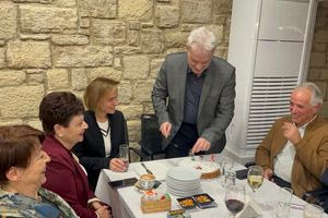 Στην κοπή της Πρωτοχρονιάτικης πίτας του Κοινωνικού Φροντιστηρίου ο Δήμαρχος Ηρακλείου