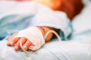 Μηνιγγίτιδα: Στο νοσοκομείο αγοράκι 2,5 ετών – συνεχίζεται η ιχνηλάτηση των επαφών του 20χρονου στην Πάτρα