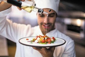 «Ζητούνται για εργασία» χιλιάδες ξενοδοχοϋπαλληλοι και φέτος στην Κρήτη