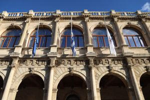 Ο Δήμος Ηρακλείου αποκατέστησε τη λειτουργία των φαναριών στην παραλιακή λεωφόρο για λόγους Δημόσιας ασφάλειας