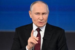 Ρωσία: Ο Πούτιν δεν σχεδιάζει να επικοινωνήσει με τον Τραμπ για την αεροπορική τραγωδία, λέει το Κρεμλίνο