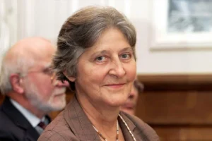 Η Ακαδημία Αθηνών αποχαιρετά τη Χρύσα Μαλτέζου