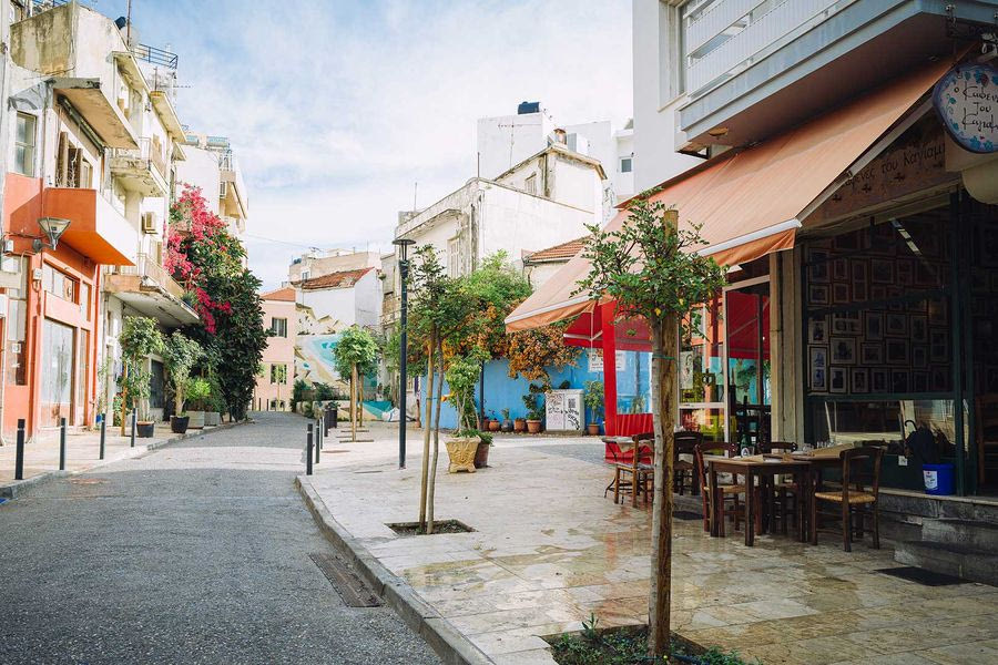 Ο Καγιαμπής φεύγει, ένα νέο ξενοδοχείο στο κέντρο της πόλης, έρχεται!