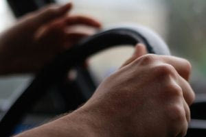 Δρομολόγιο του τρόμου από Χανιά για Ηράκλειο: Ο οδηγός έπαιζε με το κινητό του στη διαδρομή