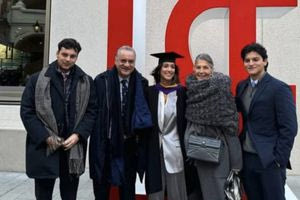 Υπερήφανος για την αποφοίτηση της κόρης του ο Μανώλης Κεφαλογιάννης