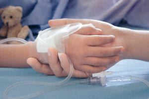 Ώρες αγωνίας για τον 3χρονο Άγγελο – οργή για το ζευγάρι της φρίκης