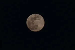 «Φεγγάρι του λύκου»: Απόψε η πρώτη πανσέληνος για το 2025