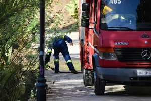 Συναγερμός στην πυροσβεστική: Ηλικιωμένος έπεσε μέσα σε βόθρο στην Κινέτα