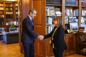 Συνάντηση Μητσοτάκη – Σακελλαροπούλου στο Προεδρικό Μέγαρο