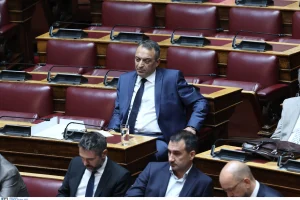 Στίγκας: «Η αντιπολίτευση είναι εγκεφαλικά νεκρή» – Απέχουν οι Σπαρτιάτες από την ψηφοφορία