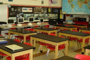 Ολλανδία: Δάσκαλος από την Κρήτη κατηγορείται ότι κακοποίησε σεξουαλικά τη θετή του κόρη