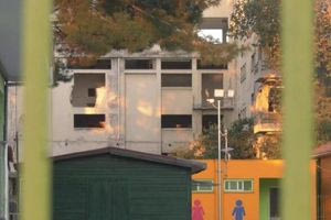 Πάτρα: Eβγαλε πιστόλι σε σχολείο γιατί τον ενοχλούσαν τα παιδιά που έπαιζαν