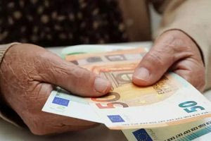 Συντάξεις χηρείας: Στο τραπέζι οι περικοπές