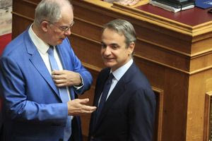 Το αμίλητο νερό του Μαξίμου για τον Τασούλα, ο Νικήτας που ενώνει τη Βουλή, η σταθερή πρωτιά του Νίκου σε δημοφιλία και η «αγροτική» κόντρα την Παρασκευή