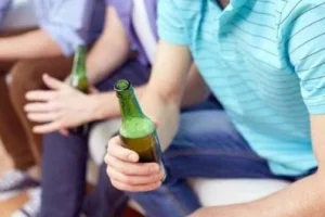 Πατέρας παράτησε την κόρη του στο θέατρο για να πιει μπύρες – Γύρισε μεθυσμένος και συνελήφθη