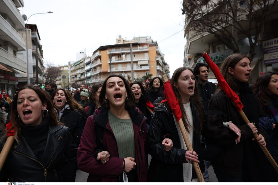 Στους δρόμους οι μαθητές: «Το έγκλημα στα Τέμπη δεν θα συγκαλυφθεί»