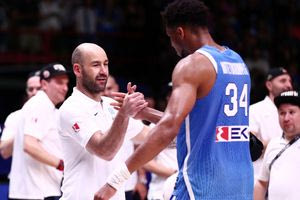 Γ.Αντετοκούνμπο: “Δεν είμαι παιδί που θα ζητούσε trade, ο κόουτς Σπανούλης θα φτιάξει μια καλή ομάδα”