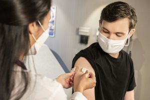 Γρίπη: Αύξηση της θετικότητας και τρεις νέοι θάνατοι – Επτά άτομα στην ΜΕΘ