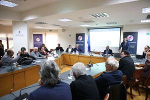 Μια τρύπα στο… νερό!