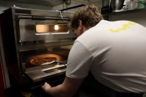 Βρετανία: 70 γυναίκες σεφ καταγγέλλουν τον σεξισμό στις κουζίνες