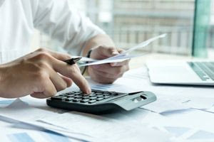 Εφορία: Δηλώθηκαν 14,4 δισ. περισσότερα αλλά 1 στους 2 Έλληνες ζει με κάτω από 10.000 ευρώ