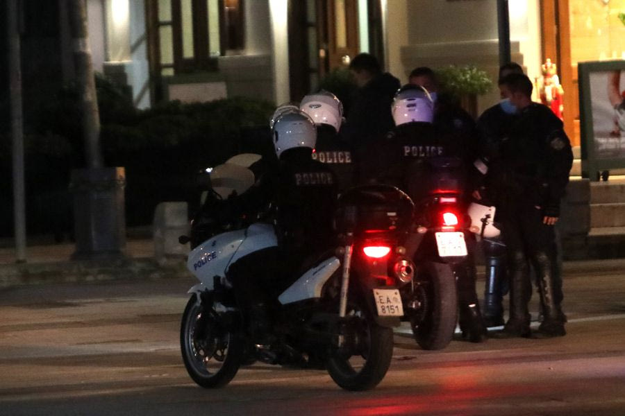 Αιματηρό επεισόδιο έξω από νυχτερινό κέντρο στο Ηράκλειο: Ταυτοποιήθηκε ο 17χρονος δράστης των πυροβολισμών