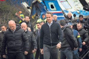 Τσουνάμι απειλεί τον… «μητσοτακικό» πολιτισμό