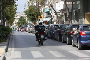 Ηράκλειο: Oι επικίνδυνοι ελιγμοί με το αυτοκίνητο και η «σύνδεση» με τα Τέμπη που αποδείχθηκε… επίδειξη!