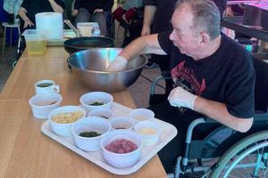 Ο Ηλίας Μαμαλάκης στο νοσοκομείο με σπασμένο ισχίο: «Πέρασα και περνάω δύσκολα»