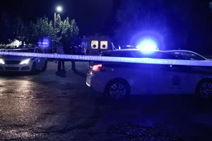 Στον εισαγγελέα Χανίων πατέρας και γιος που εμβόλισαν περιπολικά και κρατούσαν ομήρους τρεις φοιτήτριες