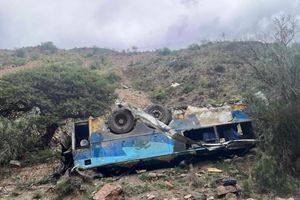 Τραγωδία στη Βολιβία: Περισσότεροι από 30 νεκροί σε τροχαίο με λεωφορείο