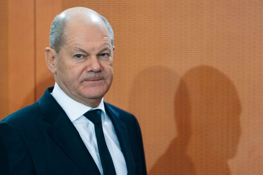 Ο Σολτς απαντά στα πυρά του Βανς: Ακατανόητες και εκνευριστικές οι θέσεις του