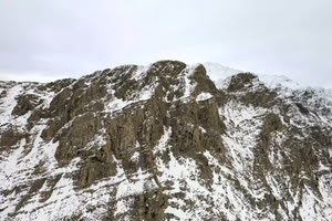 Εικόνες που κόβουν την ανάσα: Η χιονισμένη Δίκτη σε ένα εντυπωσιακό βίντεο