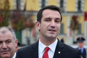 Αλβανία: Συνελήφθη ο δήμαρχος των Τιράνων, σε κατ’ οίκον περιορισμό η σύζυγός του
