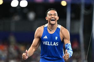 Φοβερός Καραλής και στη Γαλλία – Κατέρριψε ξανά το πανελλήνιο ρεκόρ στο επί κοντώ με 6.02