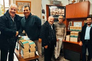 Δώρισε βιβλία σε κρατούμενους των φυλακών της Κρήτης, σε ιατρεία και στην κοινωνία των Ανωγείων