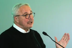 Γιάννης Μανιάτης: “Αστείες οι κυβερνητικές θριαμβολογίες στους υδρογονάνθρακες”