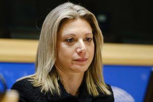 Aνάρτηση Καρυστιανού για την πρόταση της ΝΔ: «Ξεπλένει τον Καραμανλή»