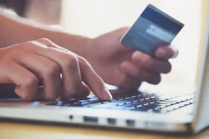 Επίδομα παιδιού σε προπληρωμένη κάρτα: Όλη η διαδικασία για τους δικαιούχους