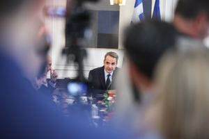 Ολίγη από εφαρμογή νόμου