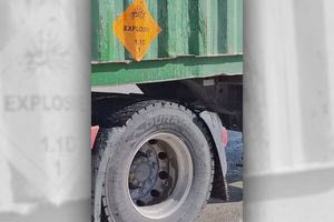 Το Εργατικό Κέντρο μπλόκαρε νταλίκες που μετέφεραν ΤΝΤ για το εργοστάσιο της ΕΑΣ χωρίς μέτρα ασφαλείας