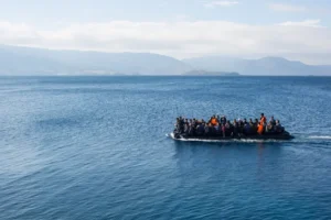 Οι άξονες του νομοσχεδίου για τους παράνομους μετανάστες: Όποιος μπει xωρίς τις κατάλληλες διαδικασίες δεν παίρνει ποτέ άδεια διαμονής