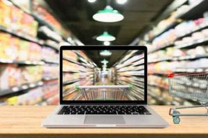 Ακρίβεια: Από πού κόβουν οι καταναλωτές για να τα βγάλουν πέρα