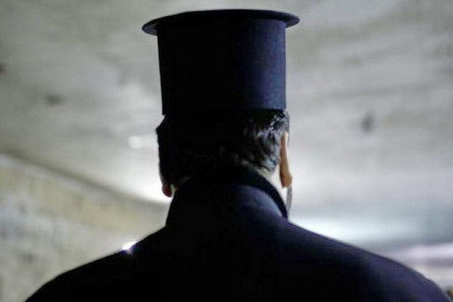 Τύρναβος: Ιερέας κατηγορείται ότι έκλεψε εικόνες, τιμαλφή και 140.000 ευρώ από εκκλησία