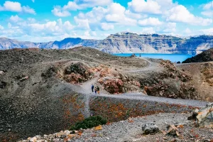 Σαντορίνη: Τα τρία σενάρια του καθηγητή Συνολάκη για τους σεισμούς και ο κίνδυνος ενός τσουνάμι