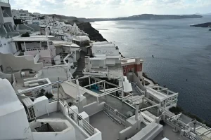 Σαντορίνη: Απατεώνες εκμεταλλεύονται τους σεισμούς και ζητούν από τους κατοίκους δήθεν οικονομική βοήθεια