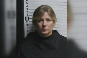 Σοκ στις ΗΠΑ: 44χρονη μητέρα συνελήφθη για 80 σεξουαλικά εγκλήματα κατά ανηλίκων